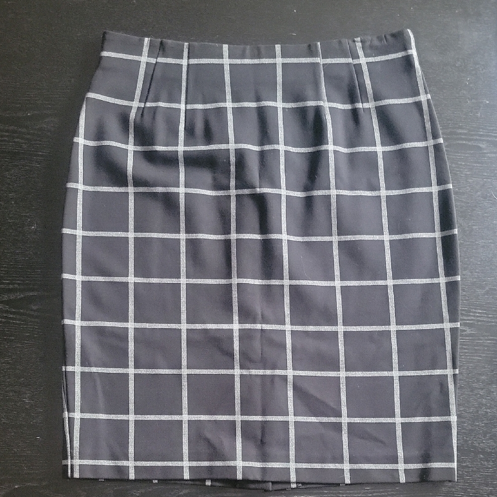 Classic Grey and White Checkered Skirt
